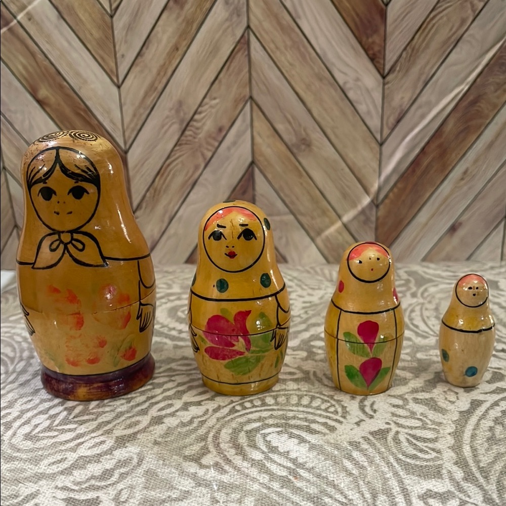 Vintage Hand-Painted Russian Matryoshka Dolls Set, nesting dolls